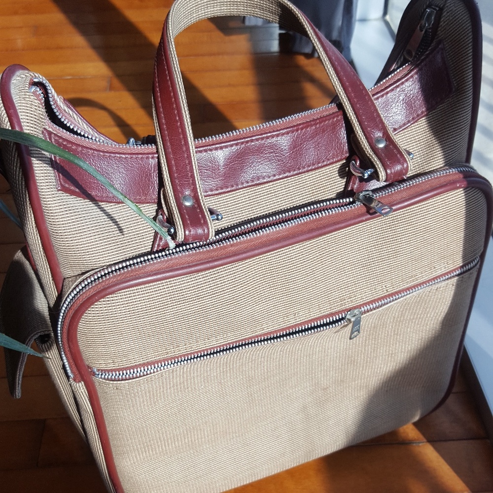American Tourister luggage suitcase carry on - Picture 6 of 8